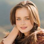 Sophia Larson Profile Picture